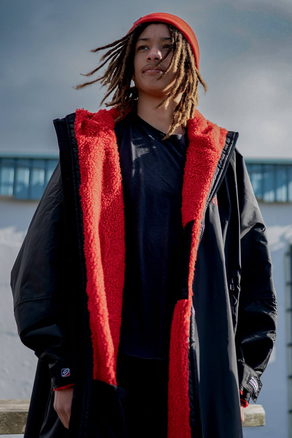 Dryrobe Adults Advance Long Sleeve Changing Robe Black/Red