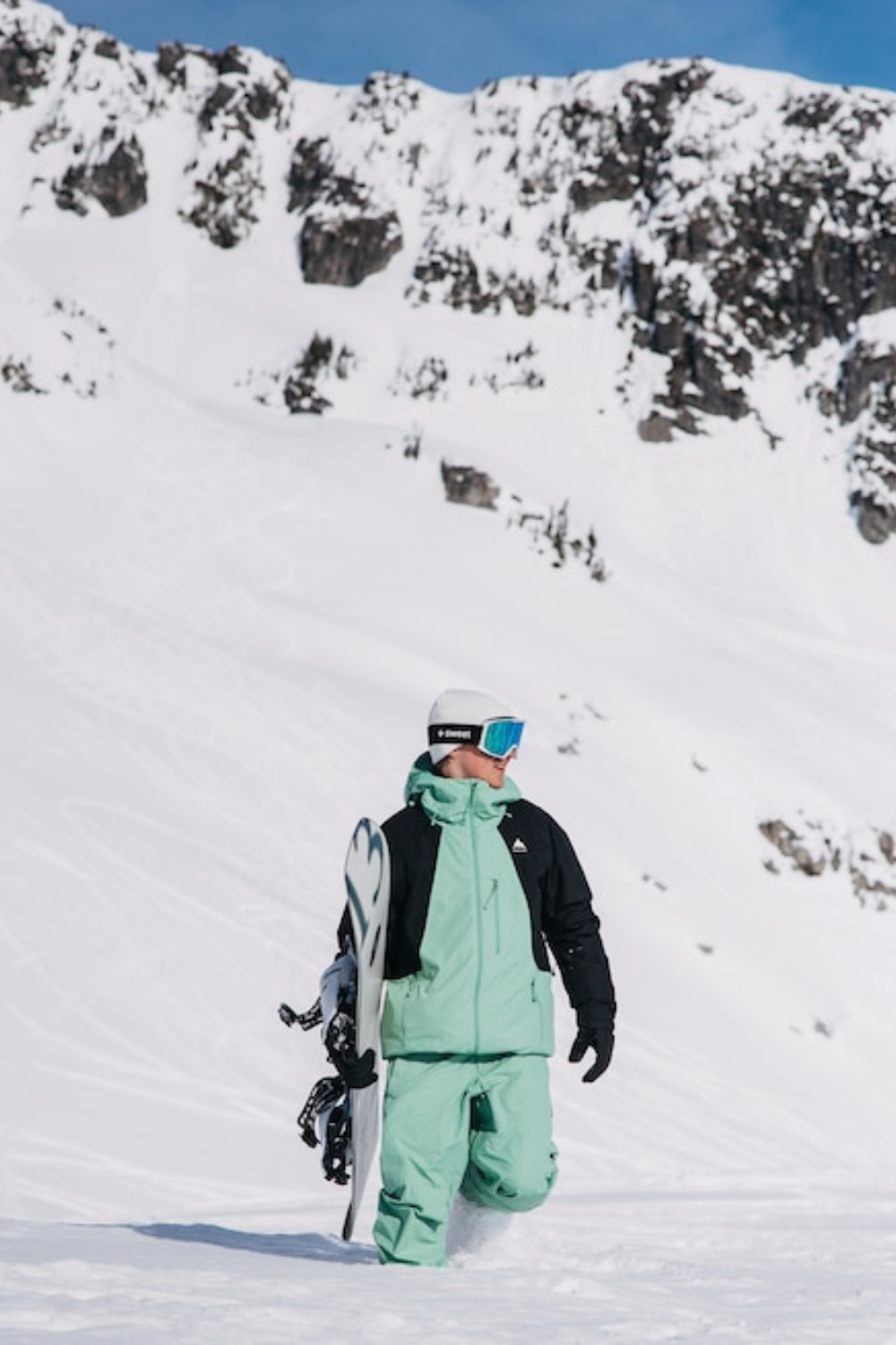 Burton Mens Reserve 2L Insulated Snow Jacket Soft Sage/True Black