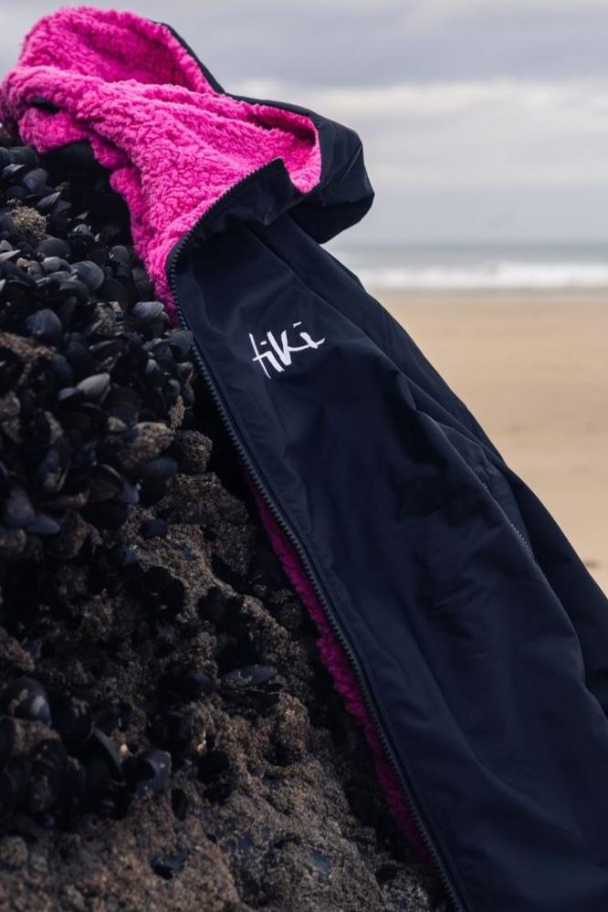 Tiki Tech Robe Black With Pink Lining