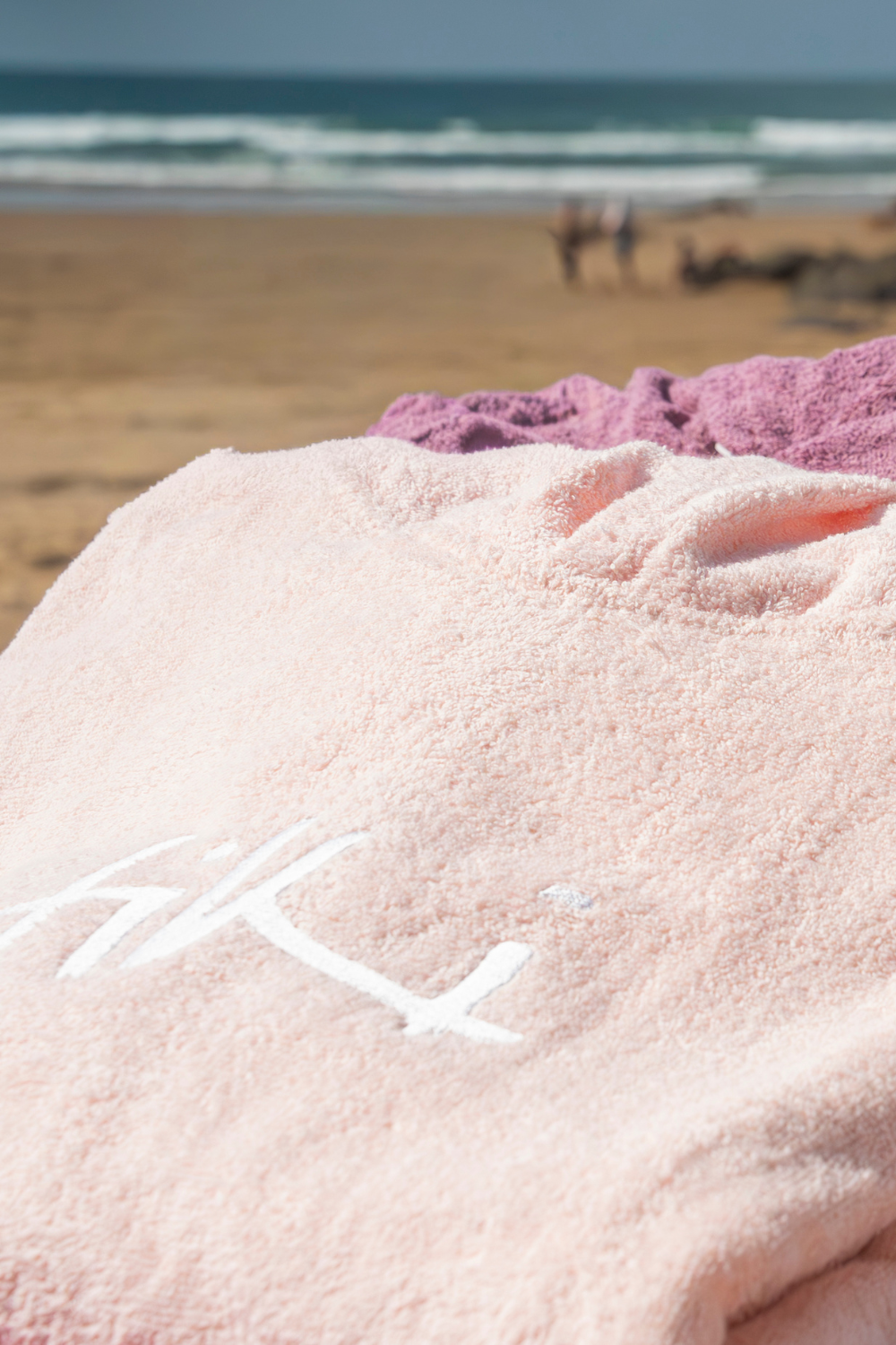 Tiki Adults Hooded Change Robe Baby Pink