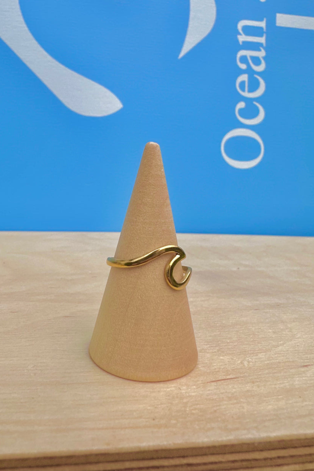 Ocean Jewel Adjustable Wave Ring Gold