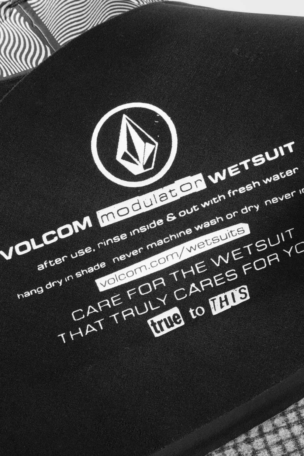 Volcom Mens Modulator 3/2mm Chest Zip Wetsuit Black