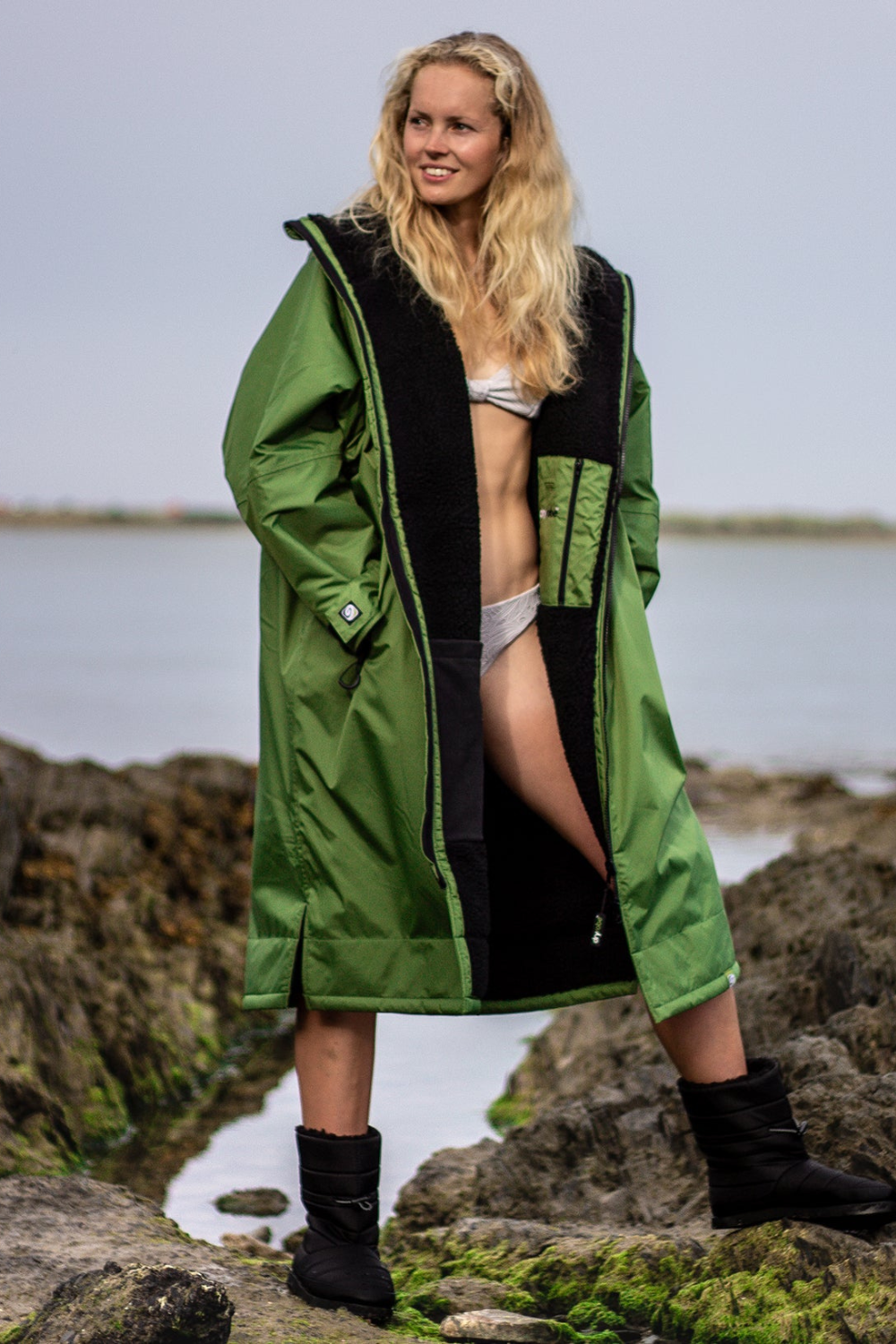 Dryrobe Advance Long Sleeve Changing Robe Forest Green/Black