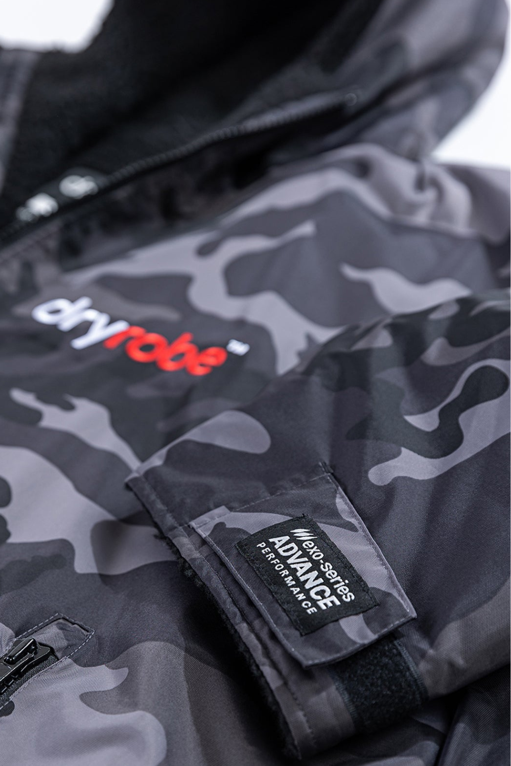 Dryrobe Advance Long Sleeve Changing Robe Black Camo/Black