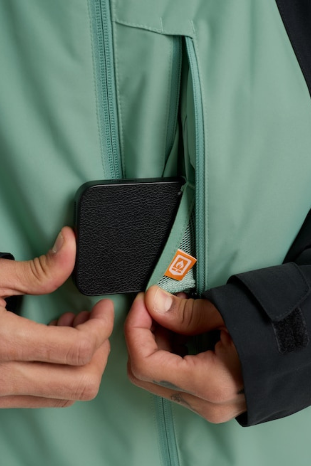 Burton Mens Reserve 2L Insulated Snow Jacket Soft Sage/True Black