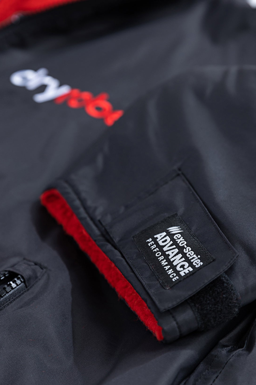 Dryrobe Adults Advance Long Sleeve Changing Robe Black/Red