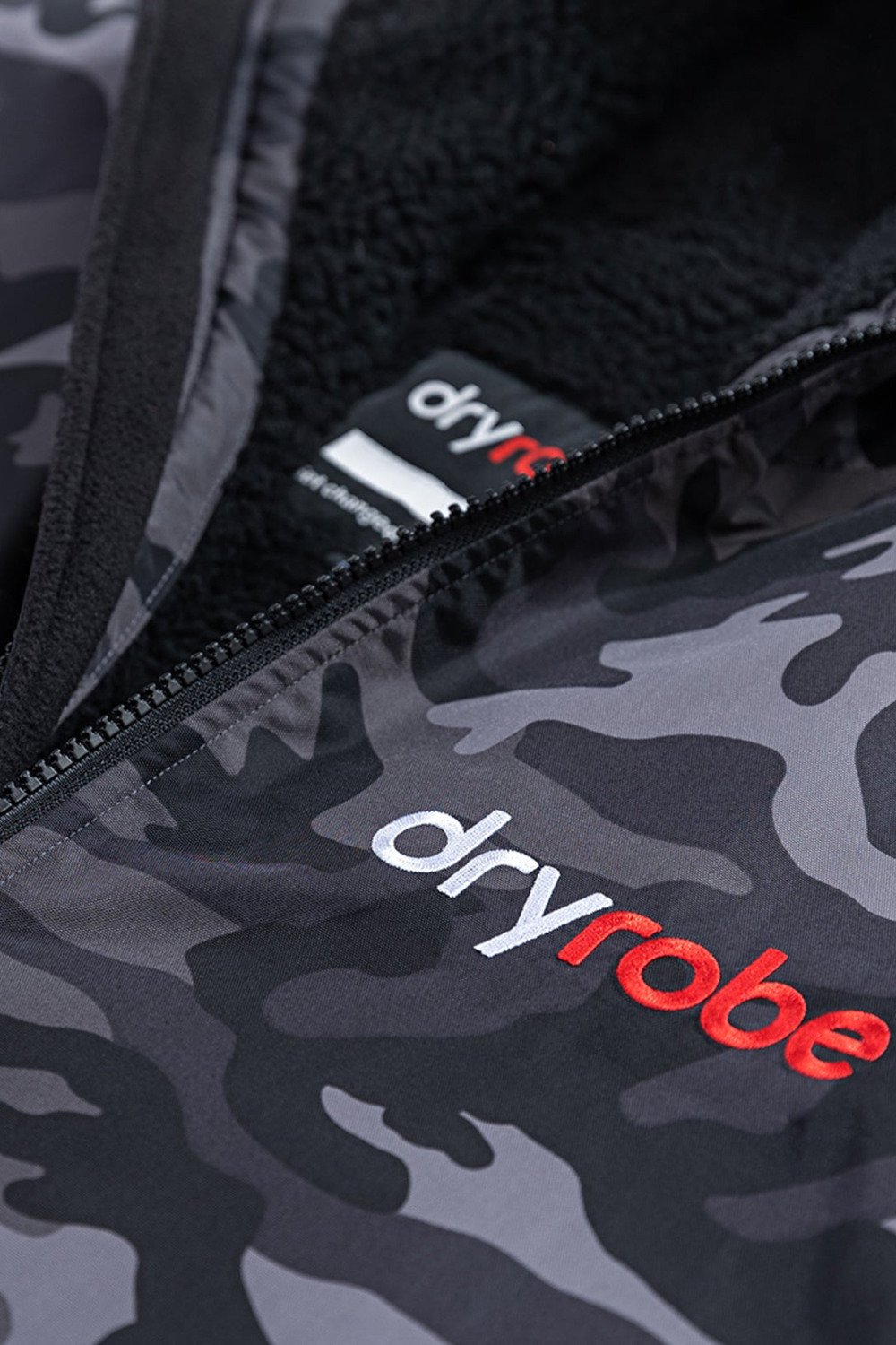 Dryrobe Advance Long Sleeve Changing Robe Black Camo/Black