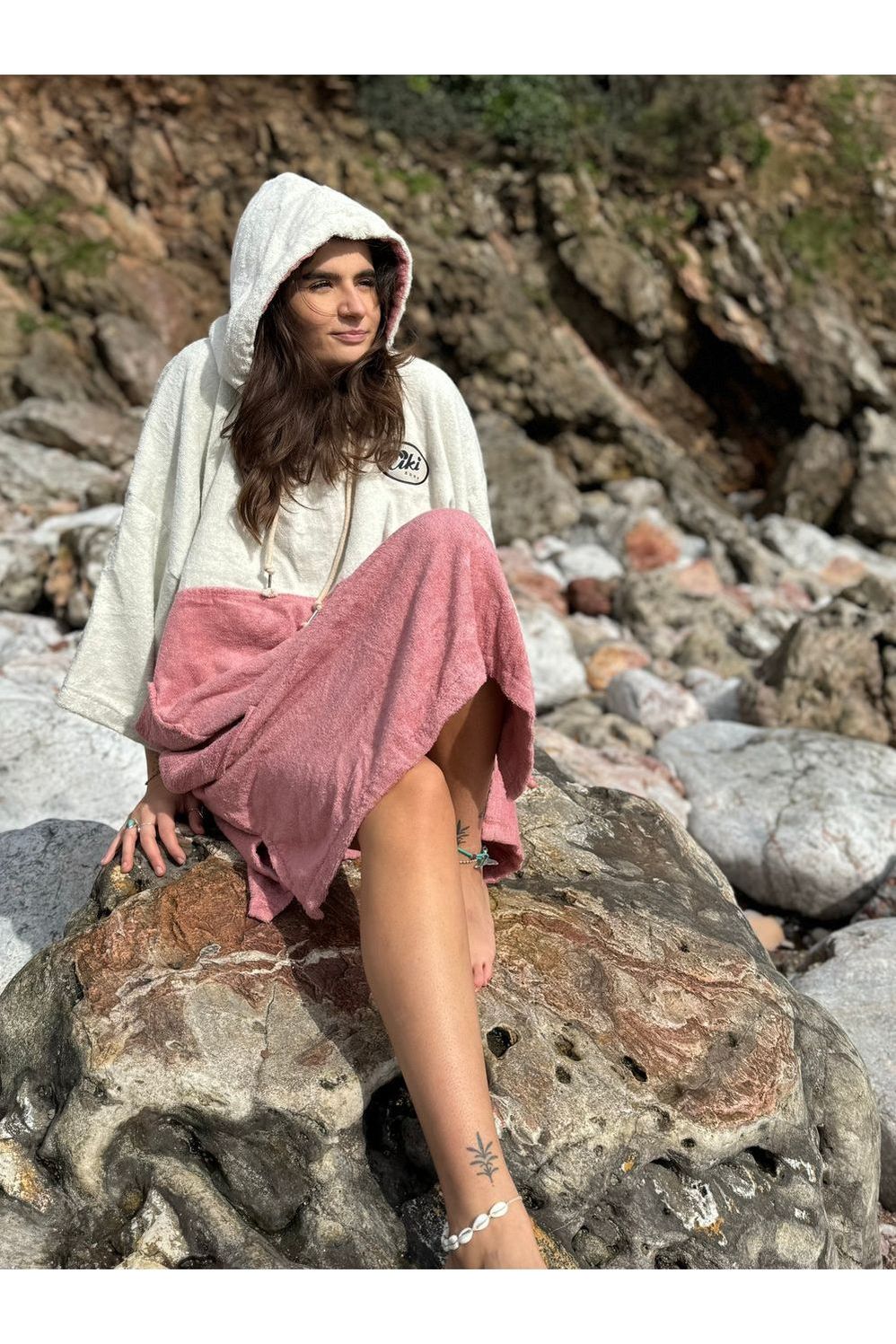 Tiki Adults Cosy Towel Robe Evening Sand