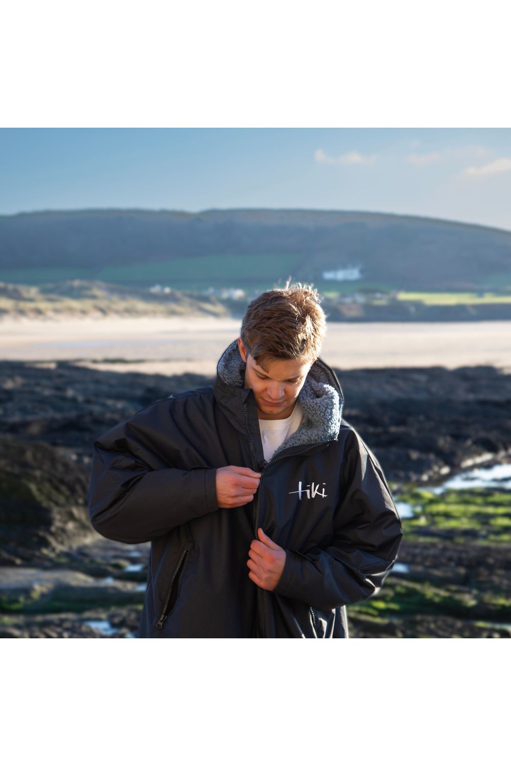 Tiki Tech Robe Black With Sea Storm Lining