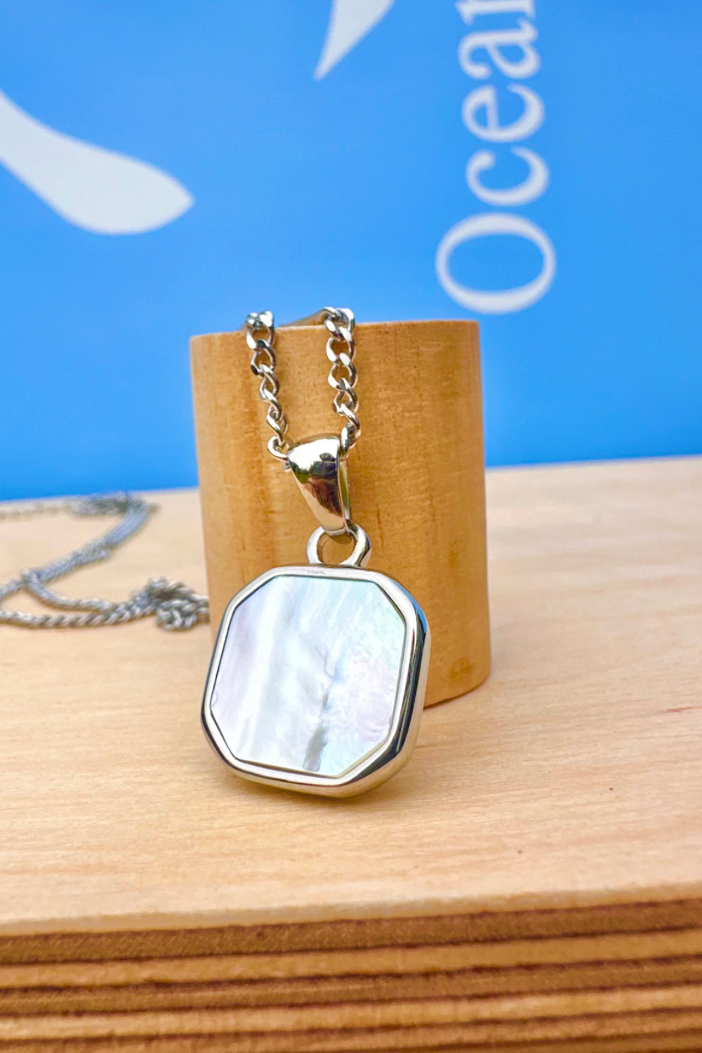 Pearl Shell Stone Pendant Silver Necklace