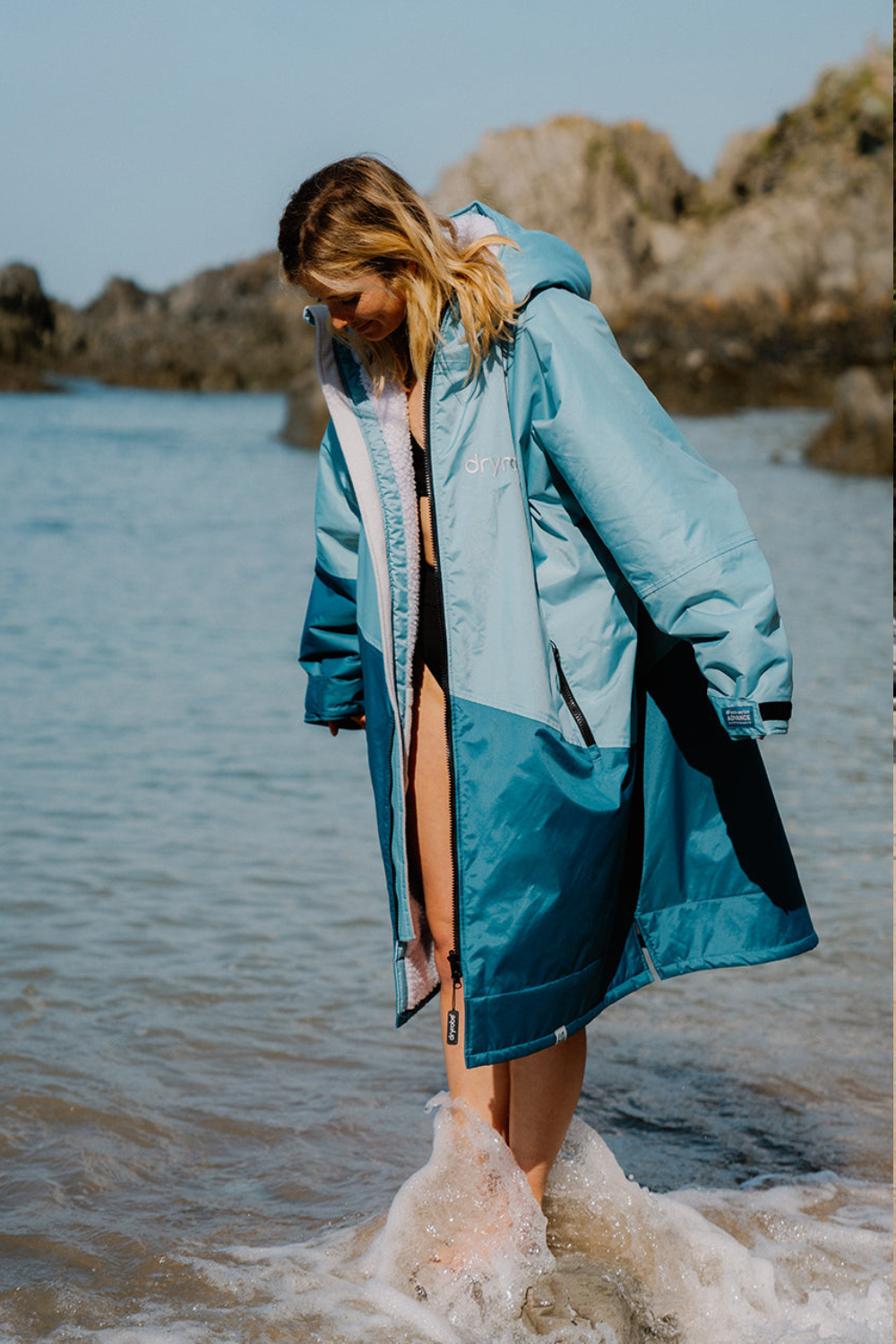 Dryrobe Advance Adults Long Sleeve Changing Robe Blue/Light Grey