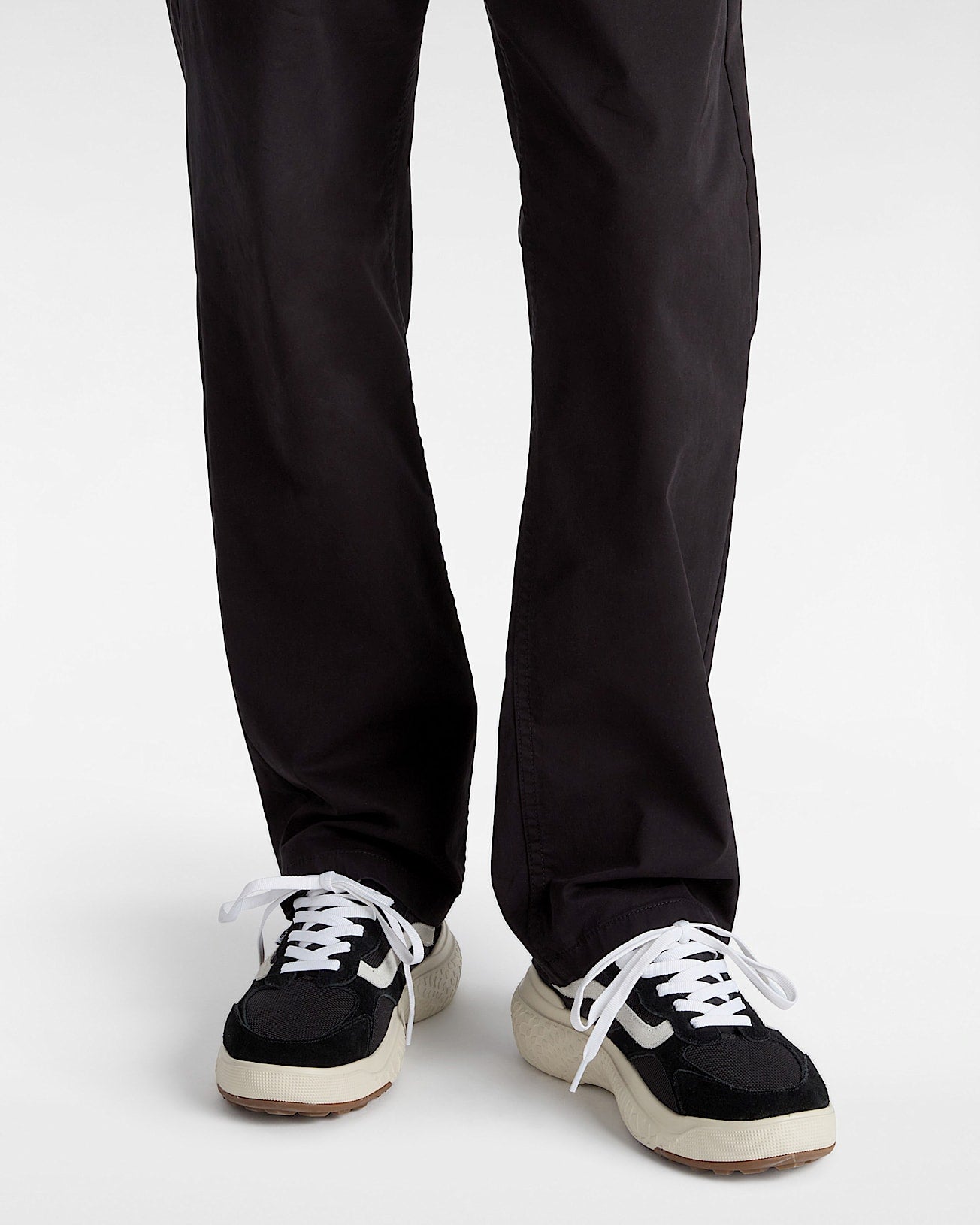 Vans MTE UltraRange Neo Vr3 Shoe Black/White