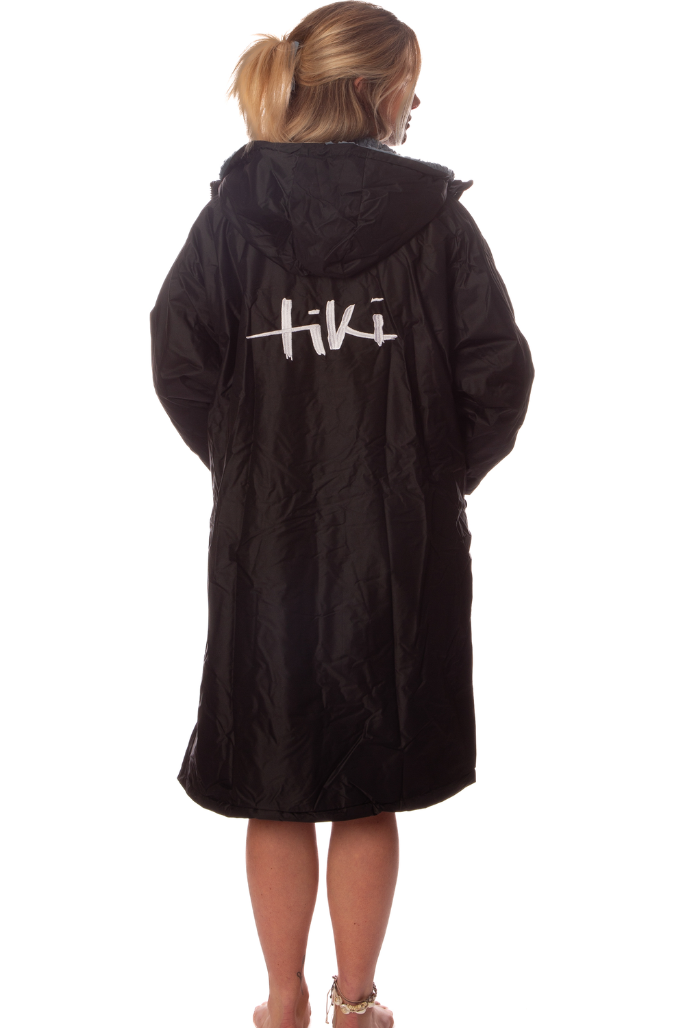 Tiki Tech Robe Black With Sea Storm Lining
