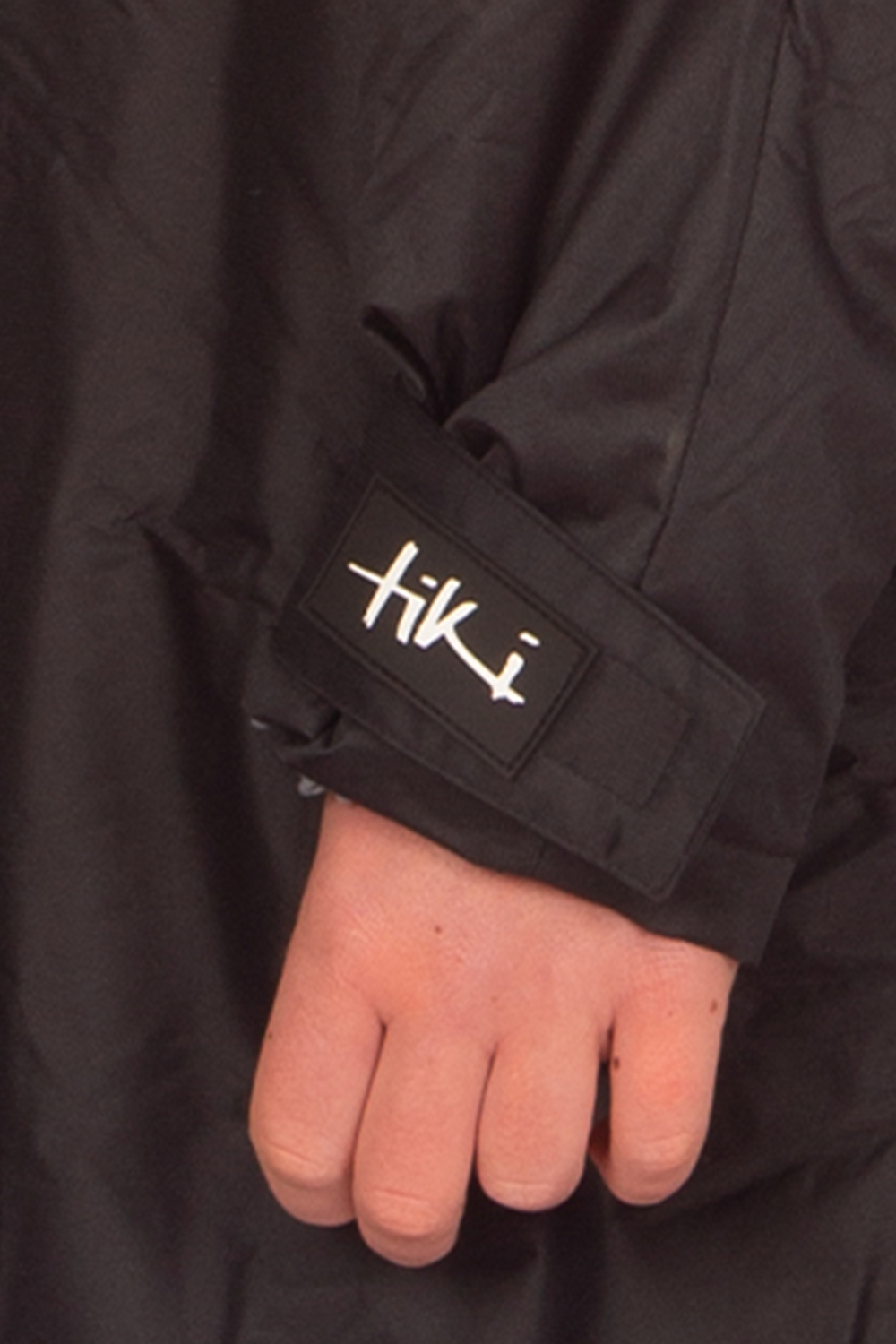 Tiki Tech Robe Black With Sea Storm Lining