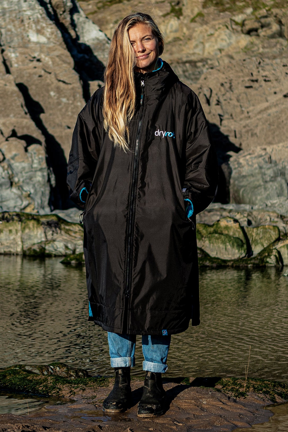 Dryrobe Adults Advance Long Sleeve Changing Robe Black/Blue