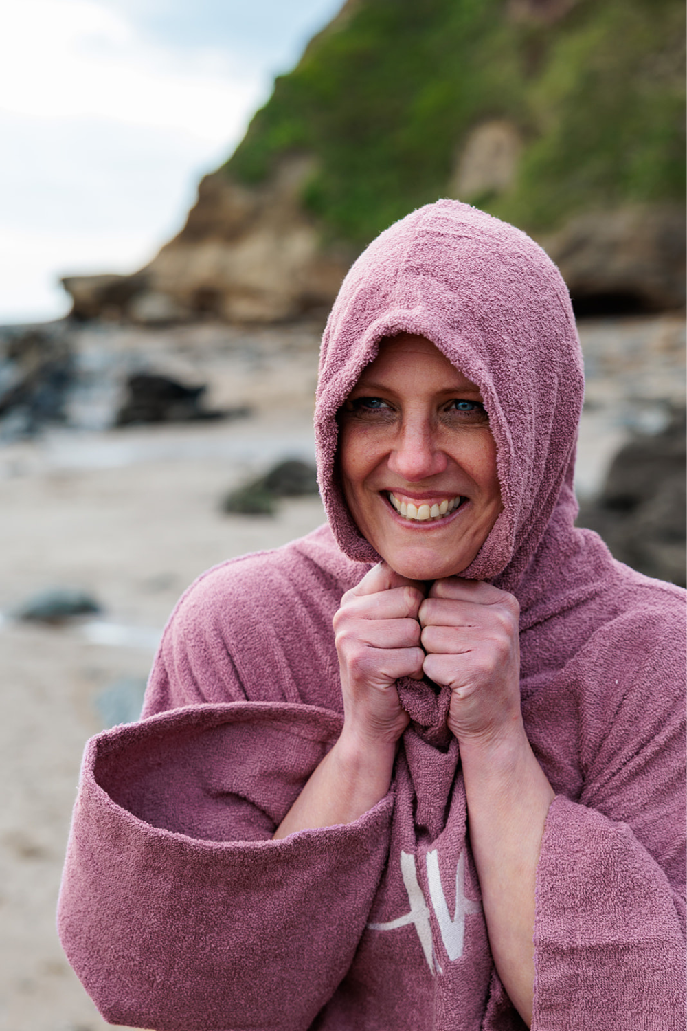 Tiki Adults Hooded Change Robe Mauve