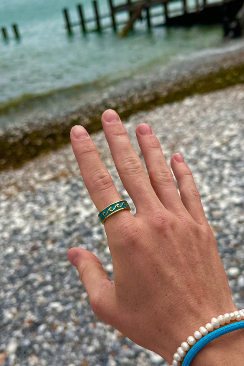 Ocean Jewel Crushed Stone Wave Ring Gold