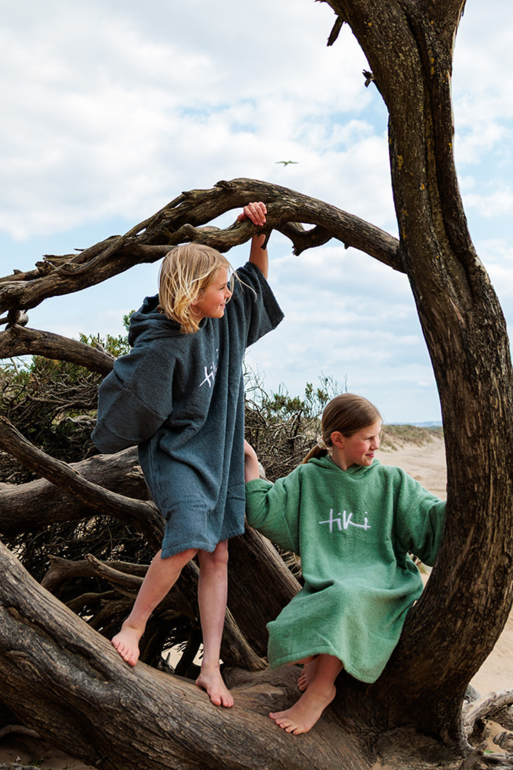 Tiki Junior Hooded Change Robe Grey