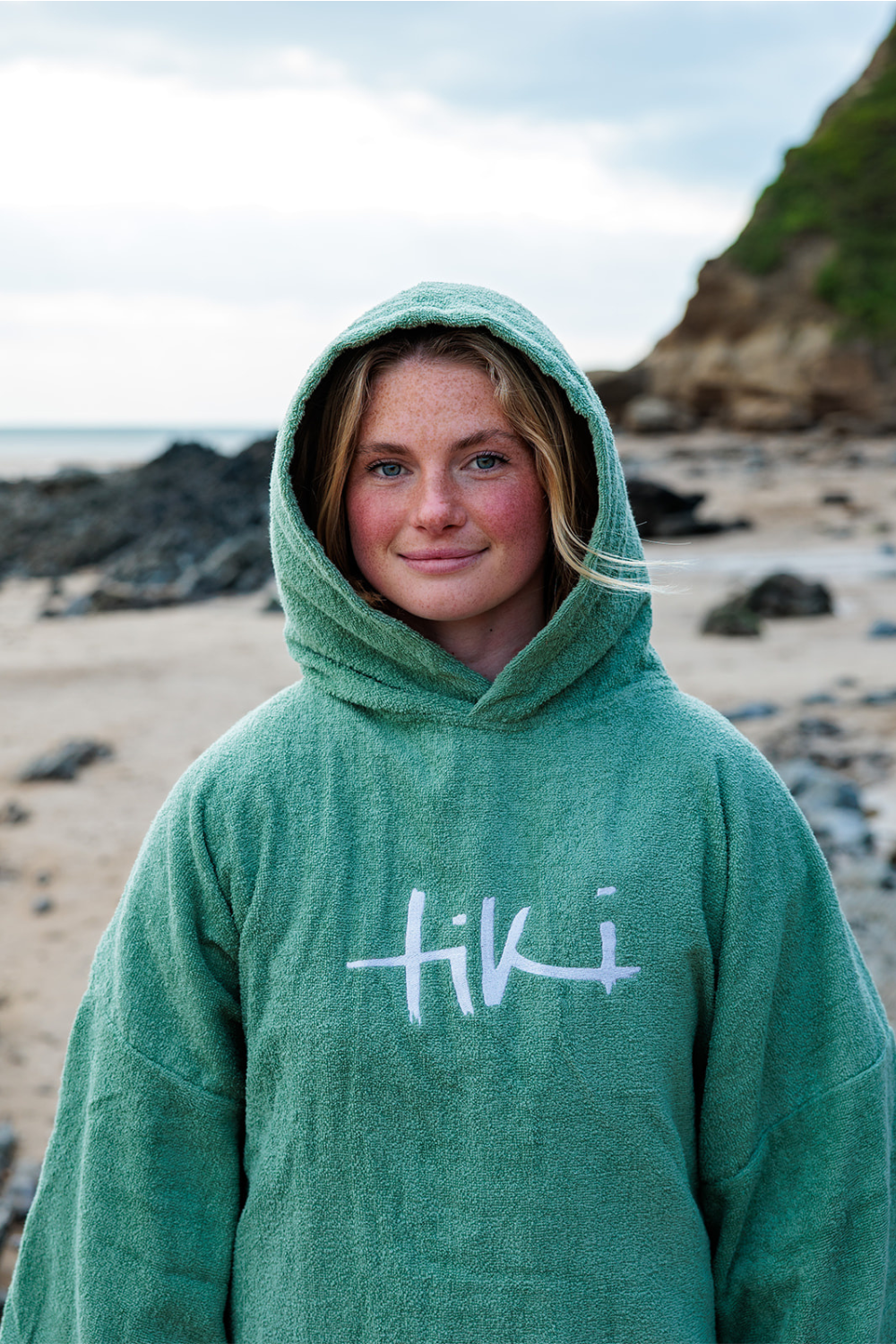 Tiki Adults Hooded Change Robe Sage