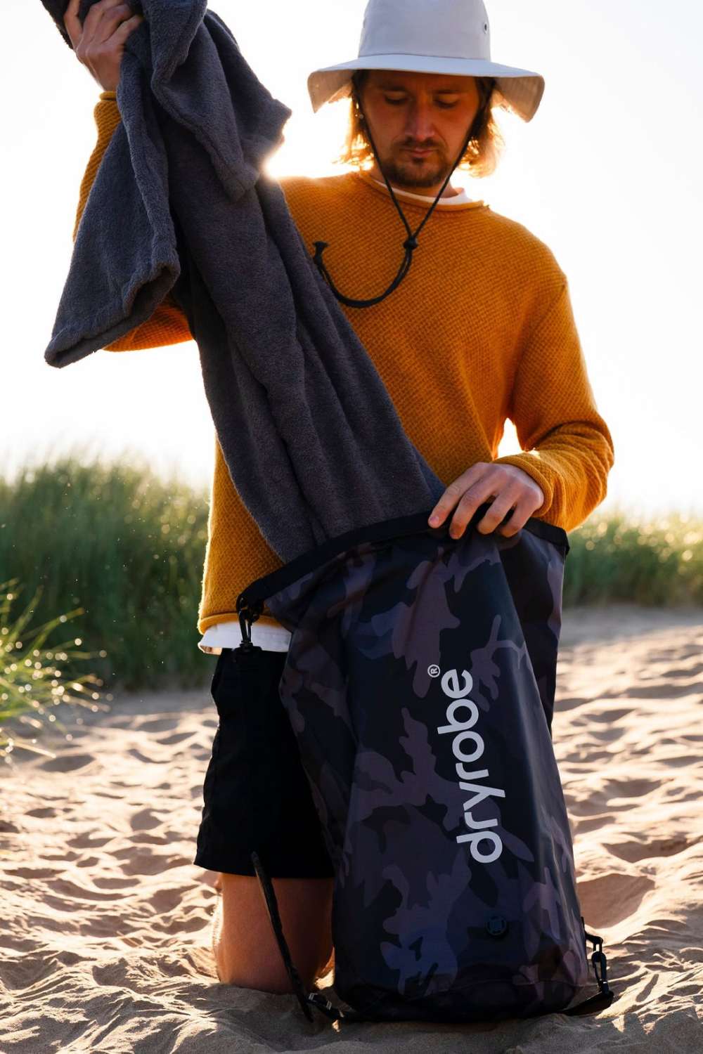 Dryrobe Dryrobe 33L Compression Bag Black Camouflage