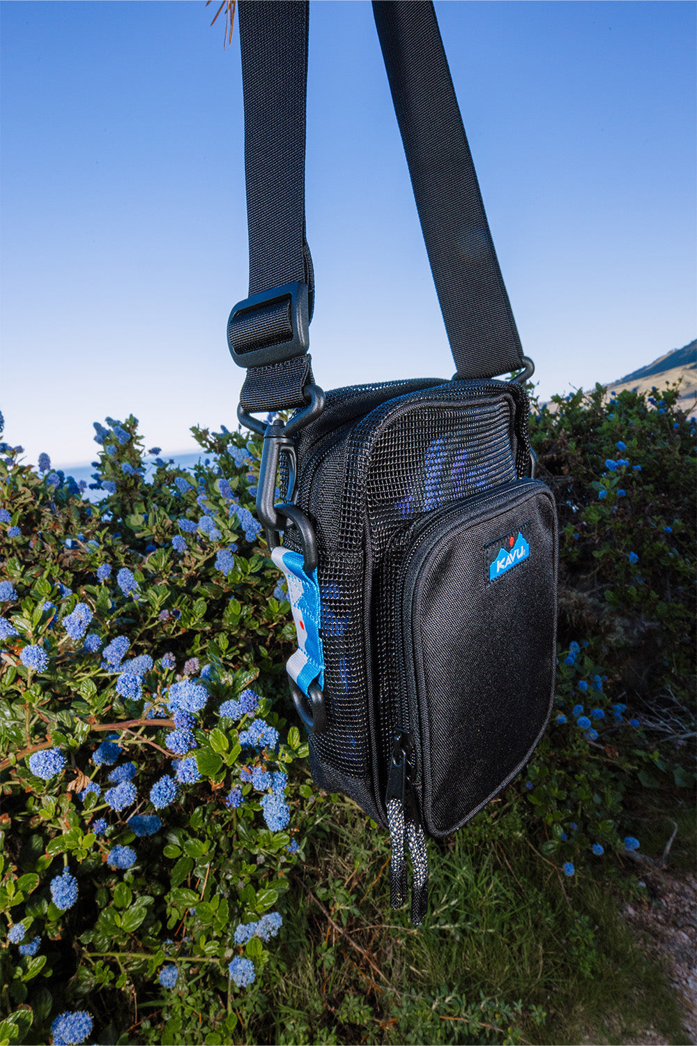Kavu On The Move Cross Body Bag Black