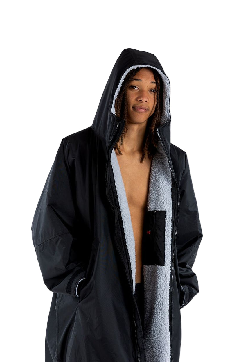 Dryrobe Adults Advance Long Sleeve Changing Robe  Black/Grey