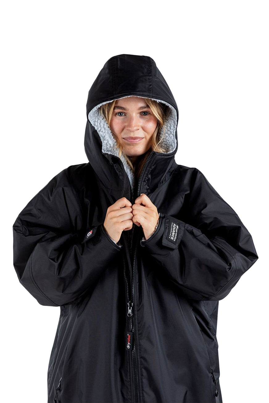 Dryrobe Adults Advance Long Sleeve Changing Robe  Black/Grey