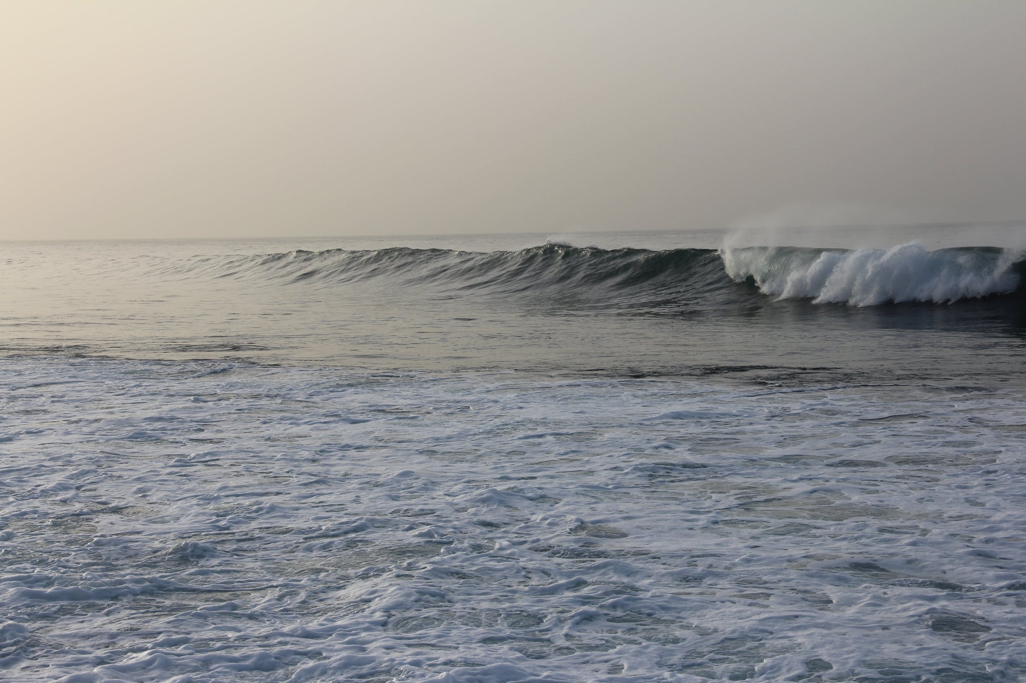 image of a wave 
