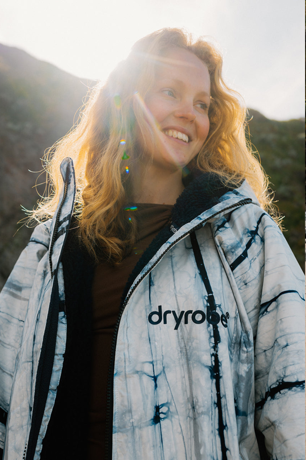 Dryrobe Advance Adults Long Sleeve Changing Robe Batik/Blue
