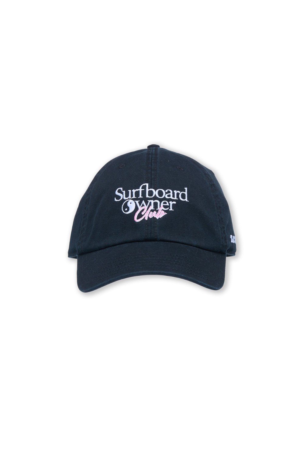 Black cap with 'Surfboard Club' logo on a white background