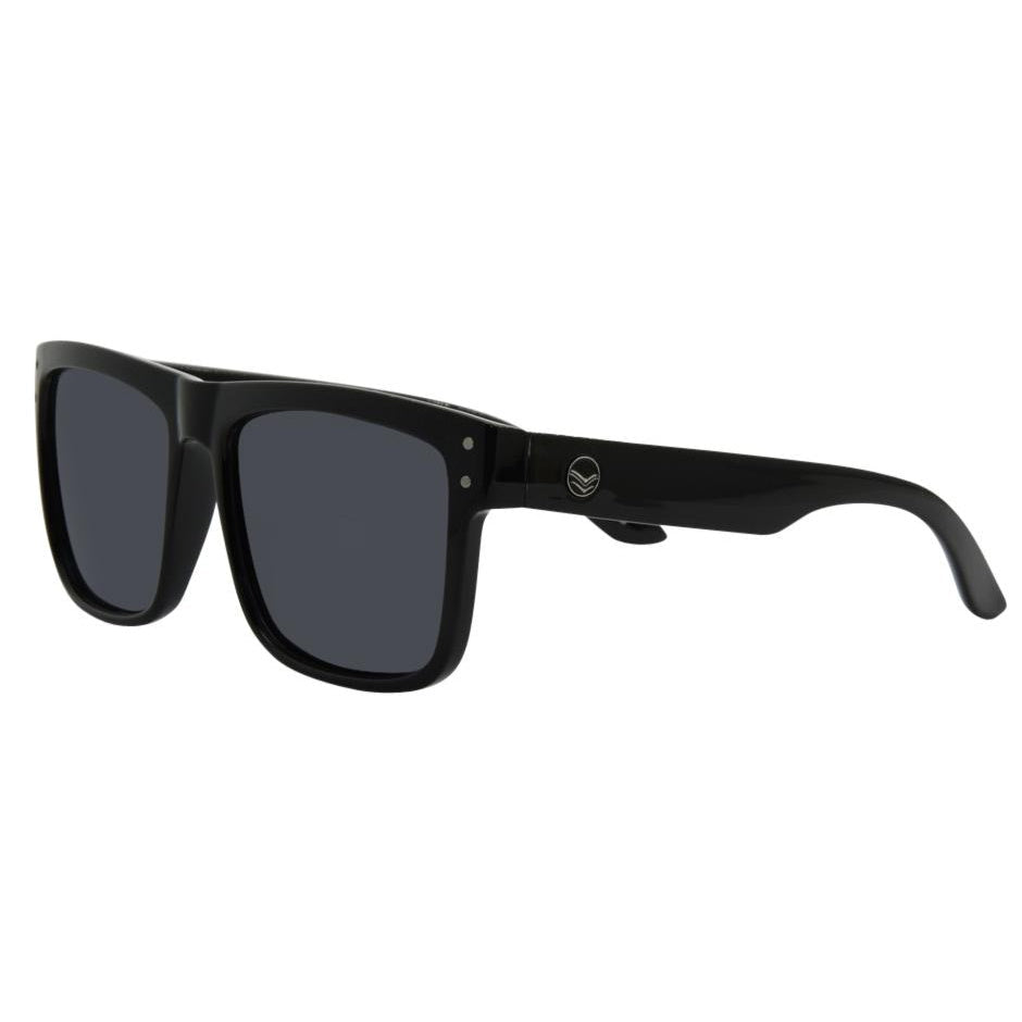 I-Sea V-Lander Sunglasses Black Gloss/Smoke Polarized